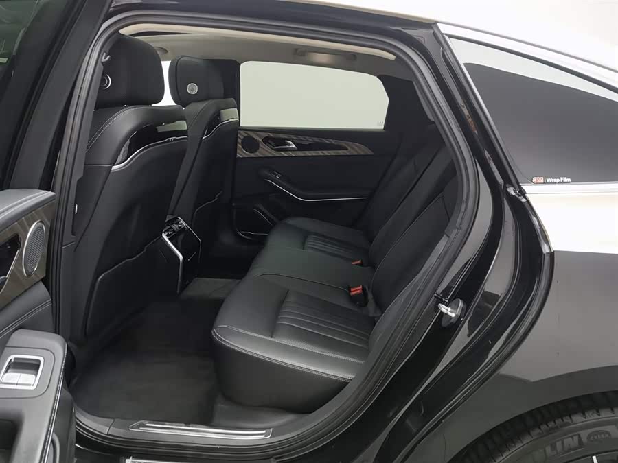 HongQi H9 2023 car image #16