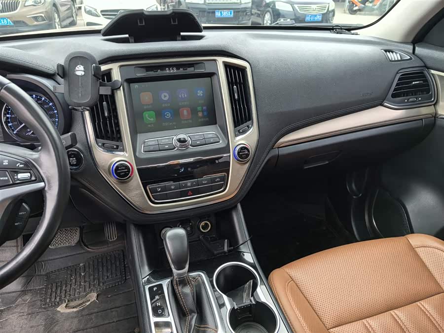 Changan CS95 2017 car image #16