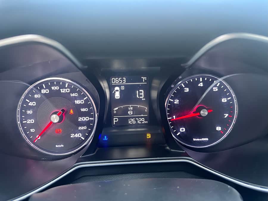 MG 6 2017 car image #16