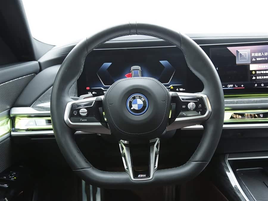 BMW i7 2023 car image #16