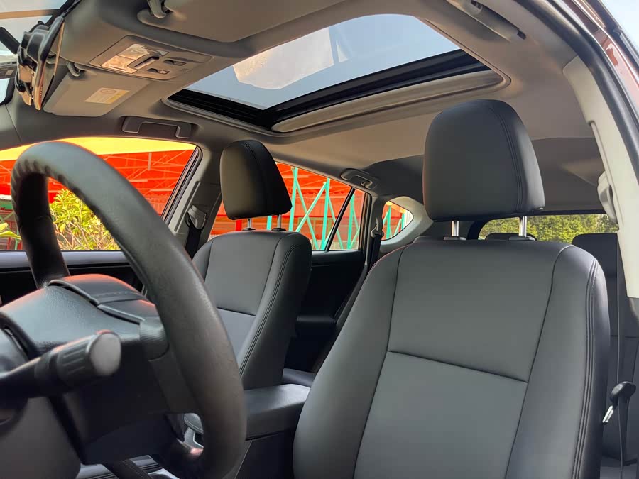 Toyota RAV4 2018 immagine di auto #16