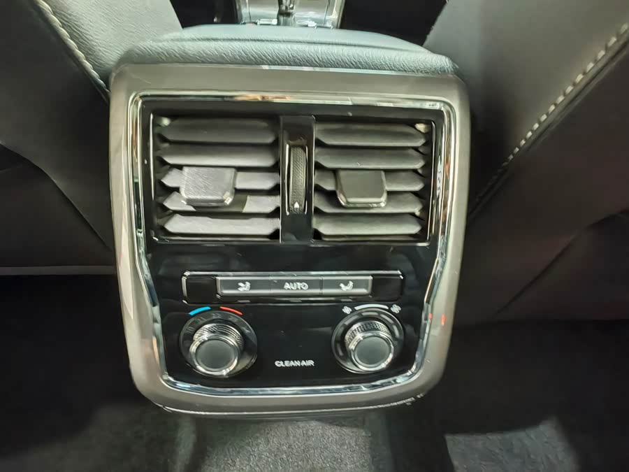 Volkswagen Passat 2018 car image #16