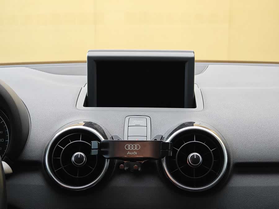 Audi A1 2013 car image #16