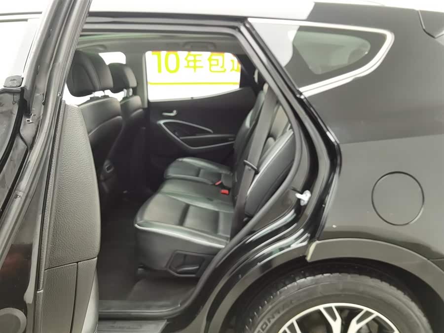 Hyundai Santa Fe 2017 car image #16