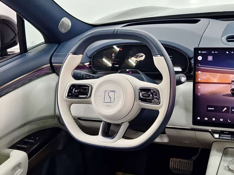 Zeekr 7X 2025 car image #16