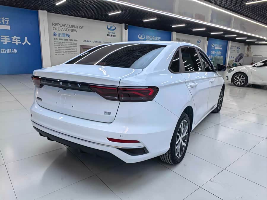 GEELY Emgrand 2022 car image #16