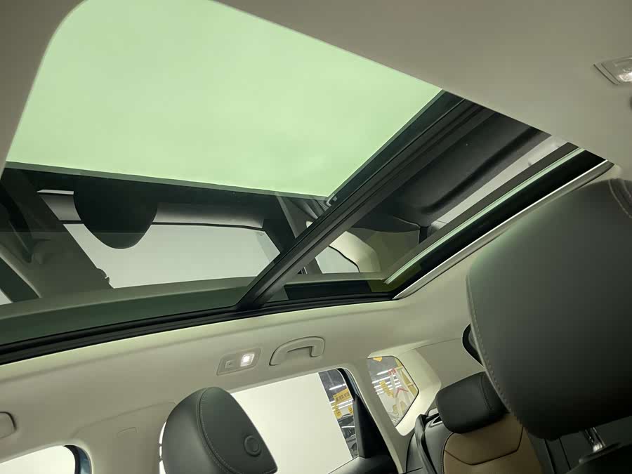 Volkswagen Tharu 2022 car image #16