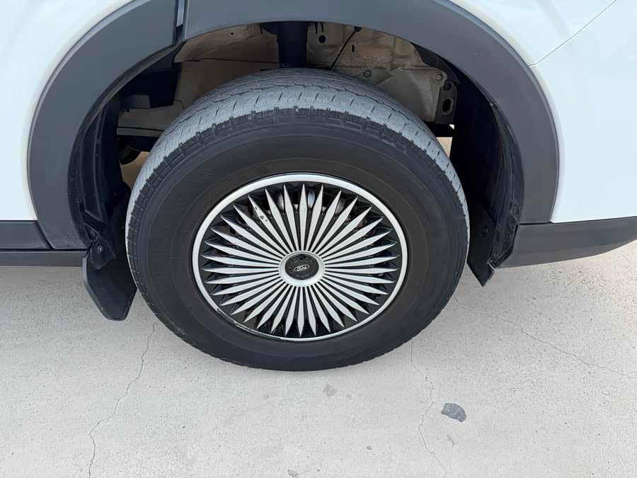 Ford Transit T8 2024 car image #16