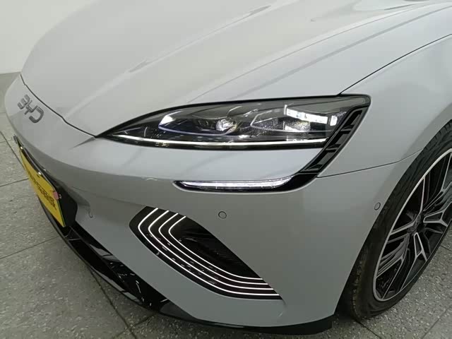 BYD Seal 2024 car image #16