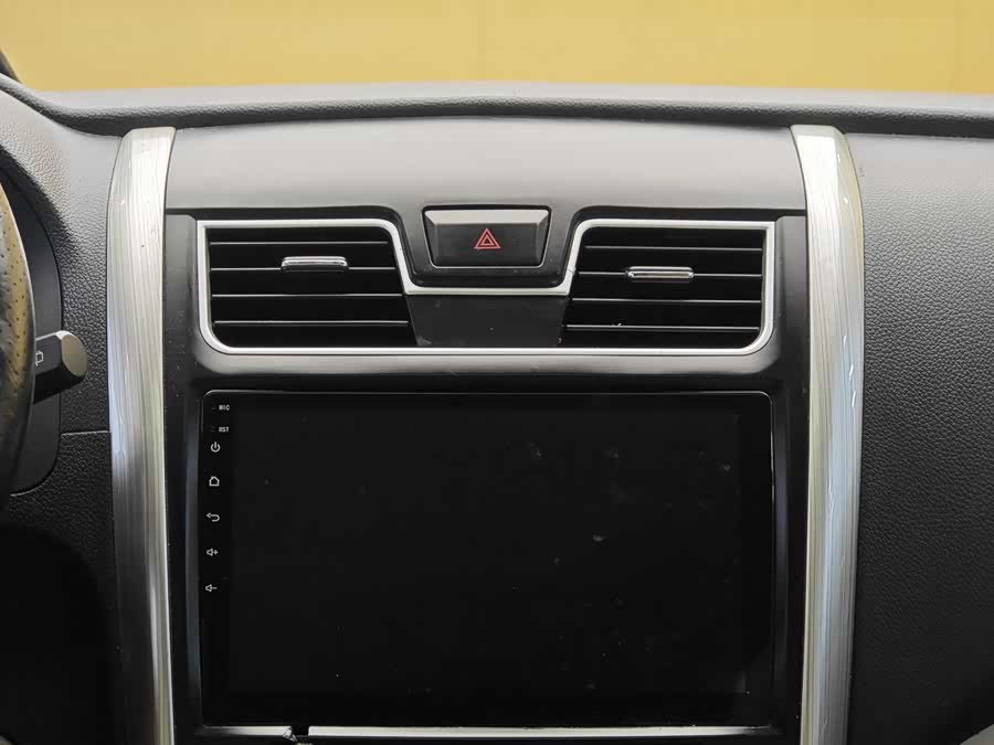 Forthing S500 2016 car image #16