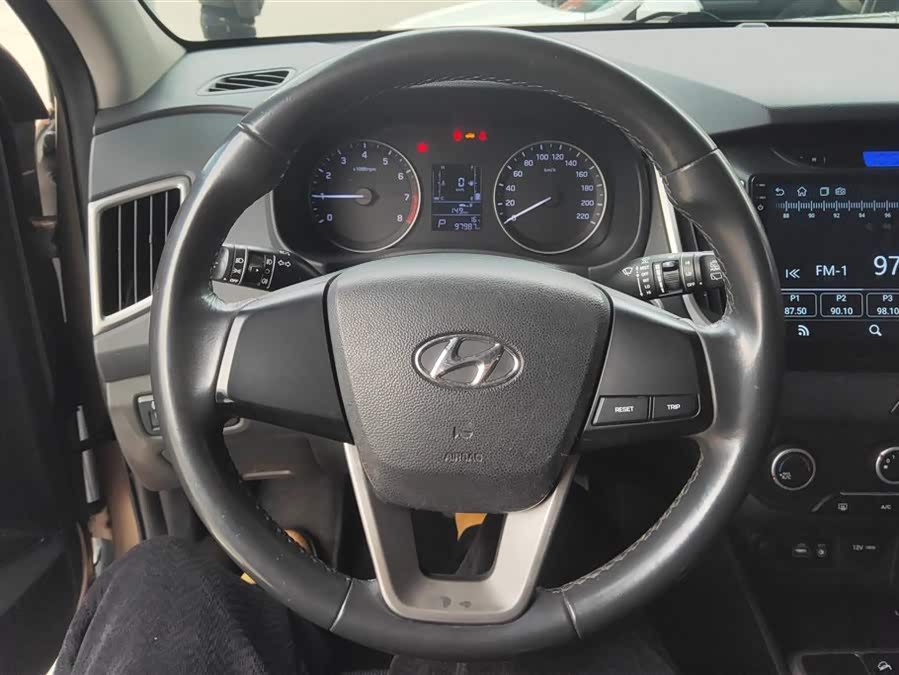 Hyundai ix25 2016 car image #16