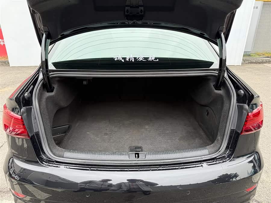 Audi RS 3 2018 immagine di auto #16