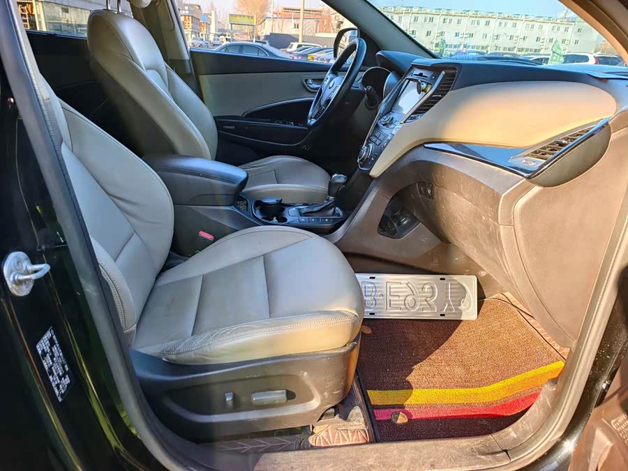 Hyundai Grand Santa Fe 2015 #16 Hyundai Grand Santa Fe 2015 car image #16