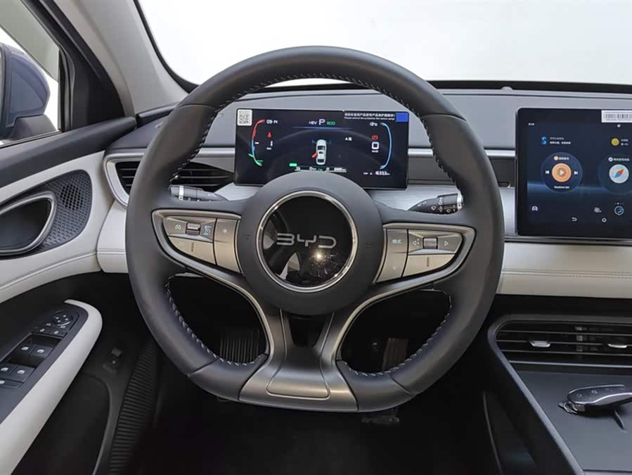 BYD Seal 05 DM-i 2025 car image #16