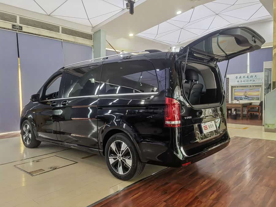 Mercedes-Benz V Class 2024 car image #16