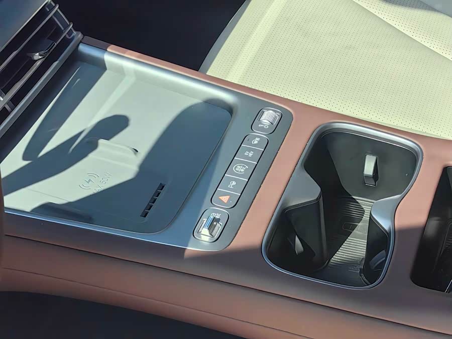 BYD Seal 07 DM-i 2025 immagine di auto #16