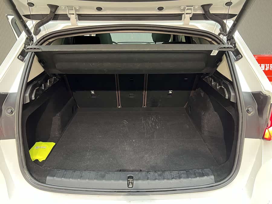 BMW iX1 2024 car image #16