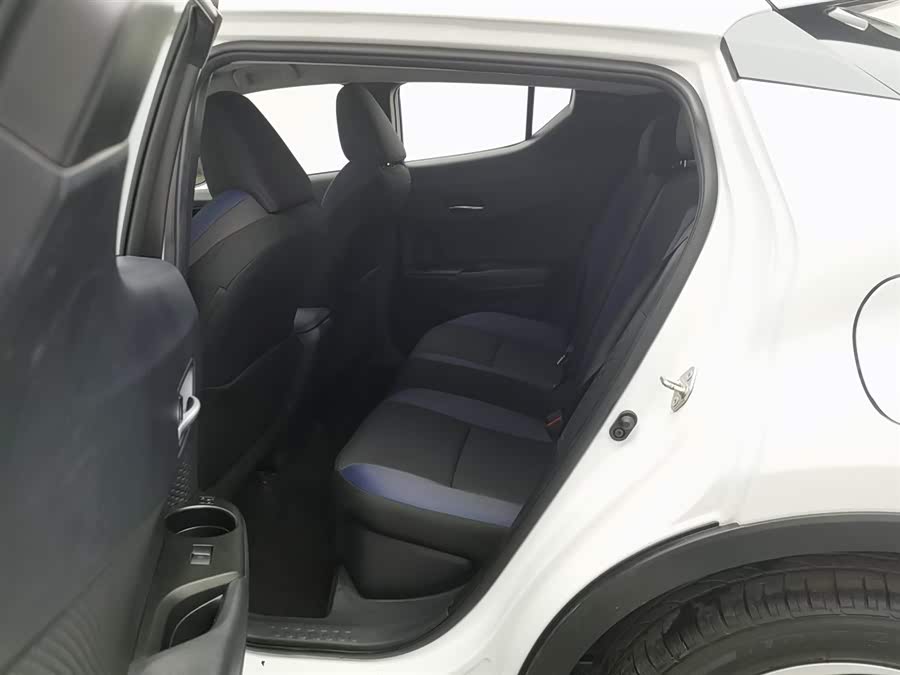 Toyota C-HR 2022 car image #16