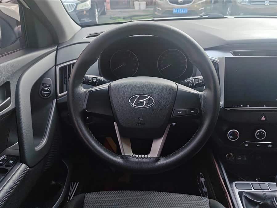 Hyundai ix25 2016 car image #16