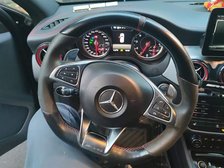 Mercedes-Benz GLA AMG 2017 car image #16
