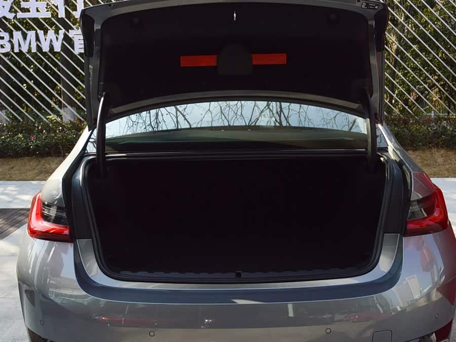 BMW i3 2026 #16 BMW i3 2026 car image #16