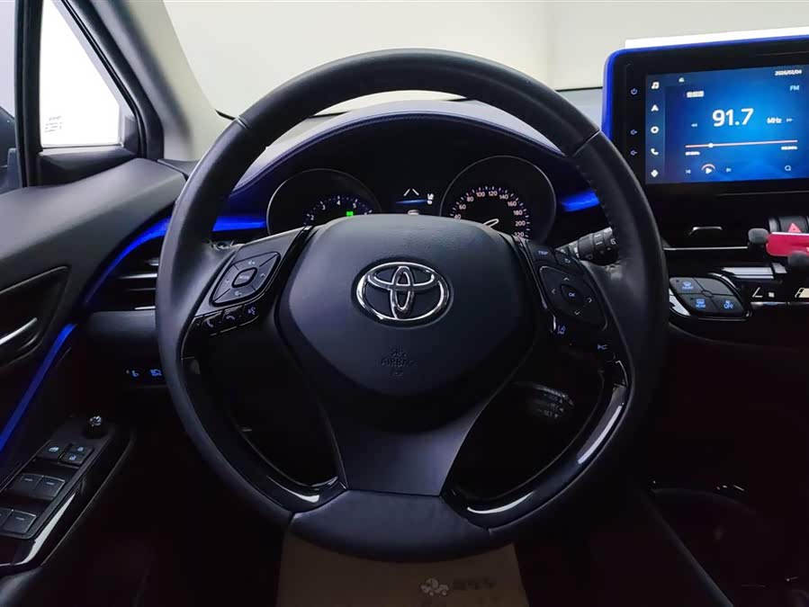 Toyota C-HR 2022 immagine di auto #16