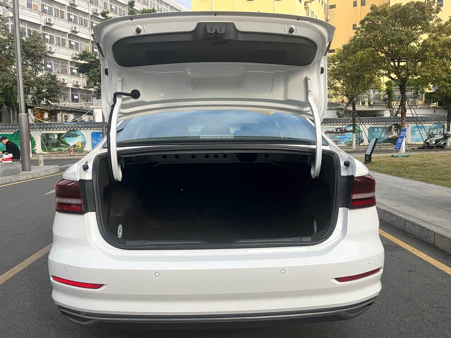 Volkswagen Lavida 2022 car image #16