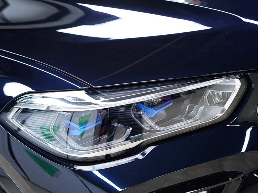 BMW X6 2021 car image #16