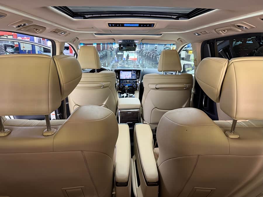 Toyota Alphard 2022 car image #16