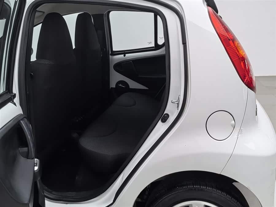 BYD e1 2020 #16 BYD e1 2020 car image #16