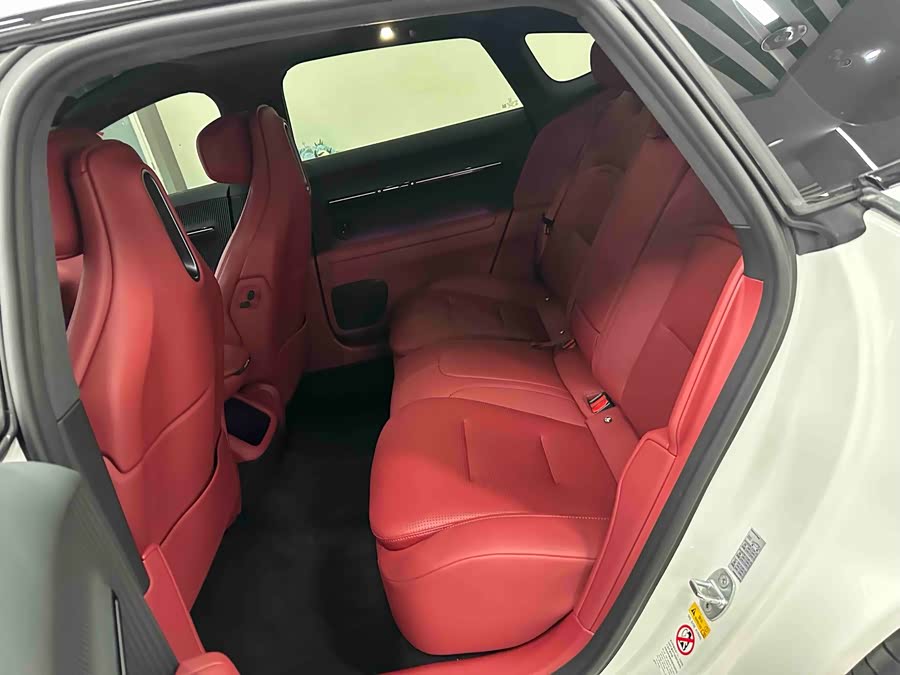 Avatr 12 2025 car image #16