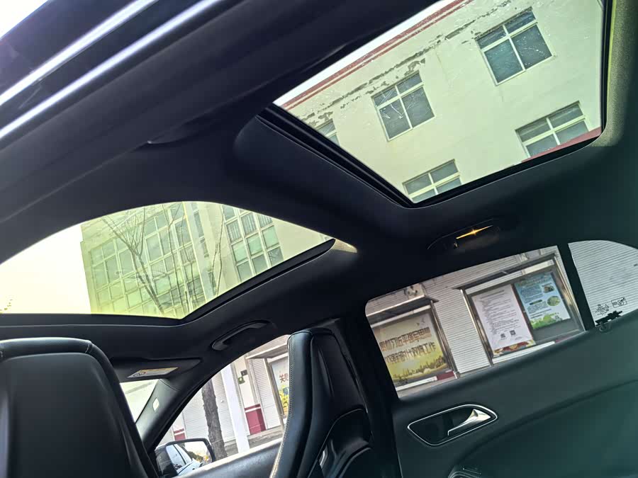 Mercedes-Benz GLA AMG 2018 car image #16