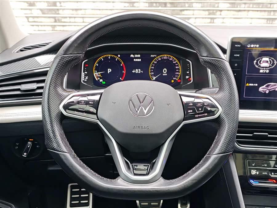 Volkswagen Tiguan L 2021 car image #16
