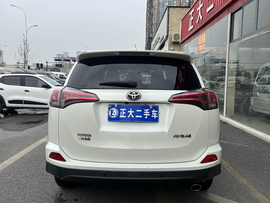 Toyota RAV4 2019 #16 Toyota RAV4 2019 car image #16
