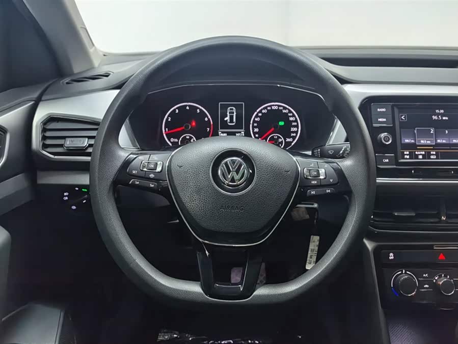 Volkswagen T-Cross 2019 #16 Volkswagen T-Cross 2019 car image #16