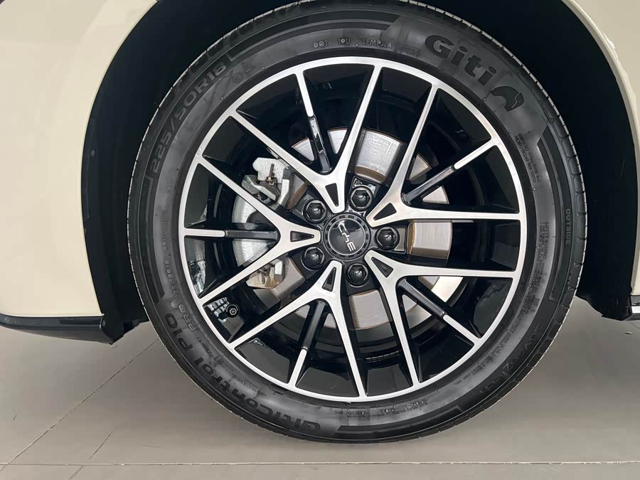 BYD Seal 07 DM-i 2024 #16 BYD Seal 07 DM-i 2024 car image #16