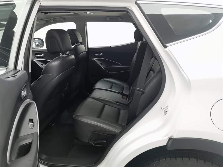 Hyundai Santa Fe 2014 car image #16