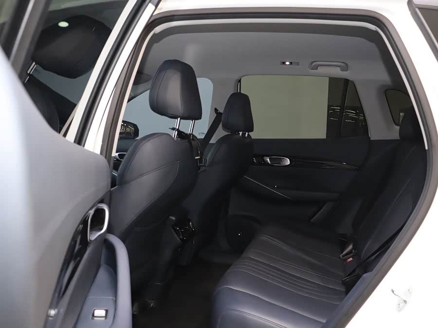 GEELY 2025 #16 GEELY 2025 car image #16