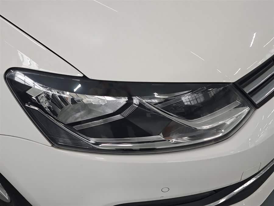 Volkswagen Polo 2018 immagine di auto #16