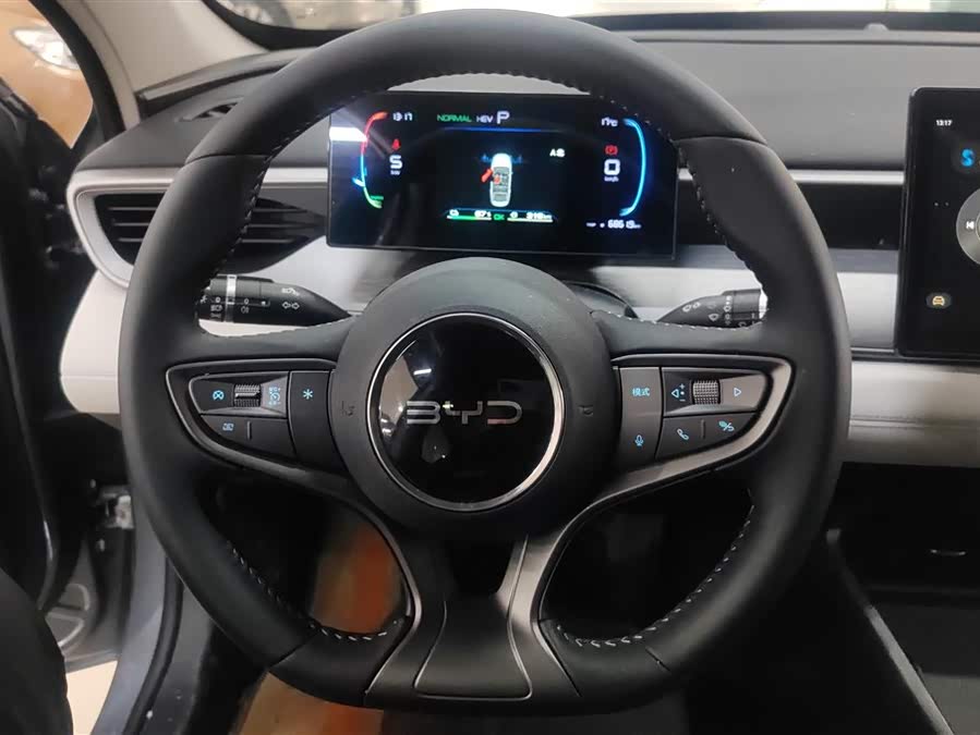 BYD Seal 05 DM-i 2025 car image #16