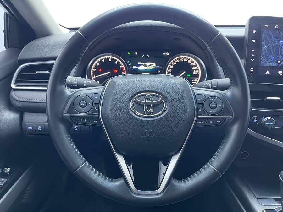 Toyota Camry 2023 car image #16