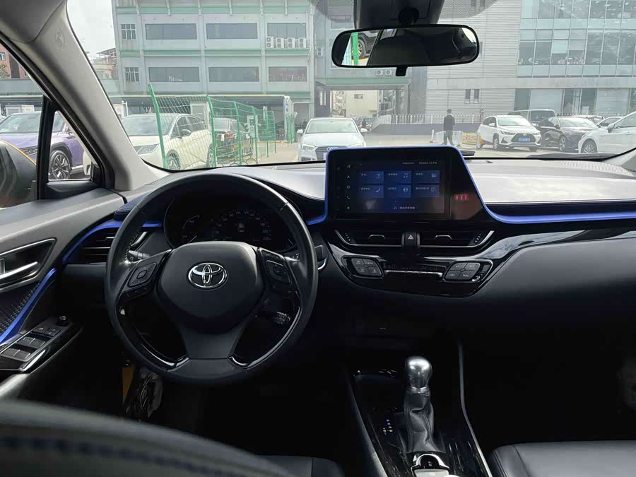 Toyota C-HR 2021 immagine di auto #16