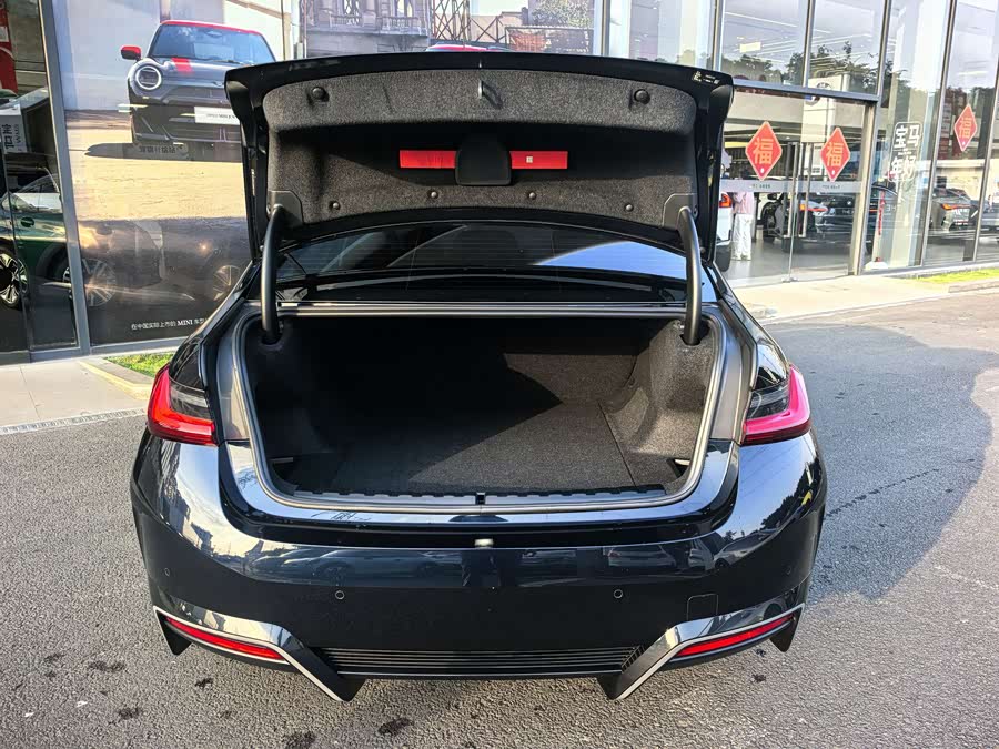 BMW i3 2024 immagine di auto #16