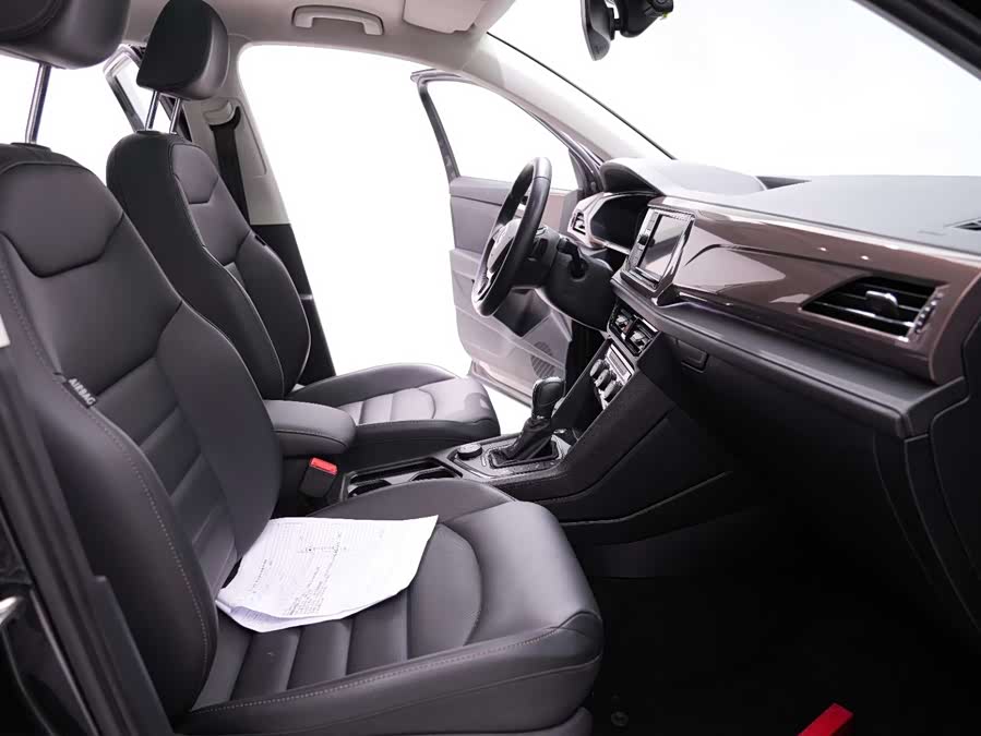 Volkswagen Tharu 2020 car image #16