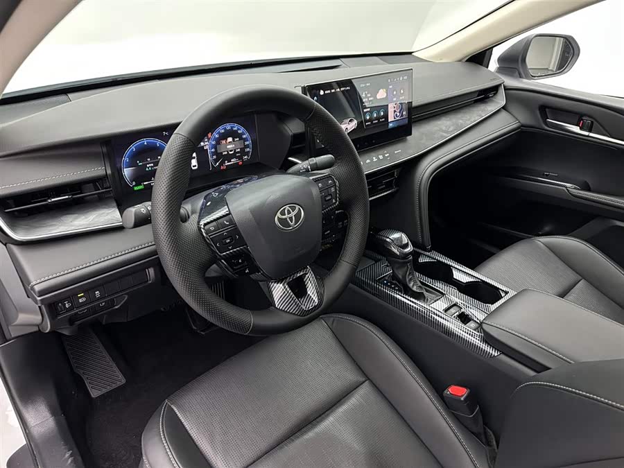 Toyota Camry 2025 صورة سيارة #16