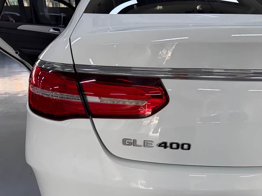 Mercedes-Benz GLE Coupe 2016 صورة سيارة #16