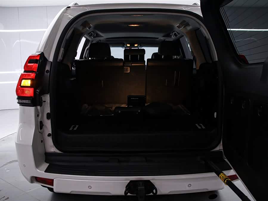 Toyota Land Cruiser Prado 2020 car image #16