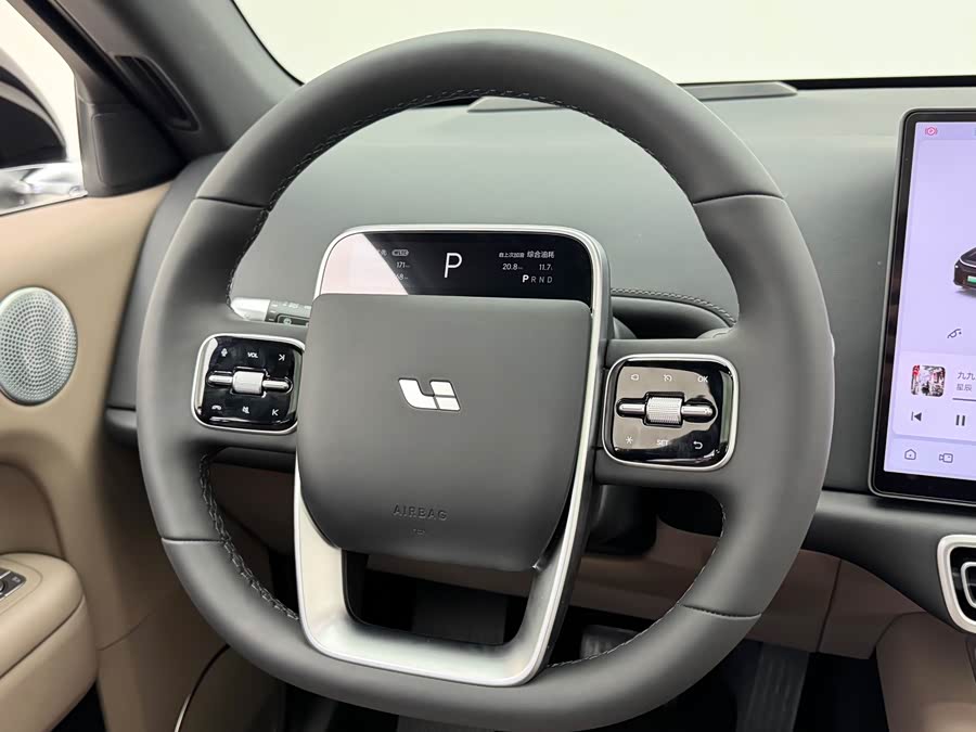 Li L6 2025 صورة سيارة #16