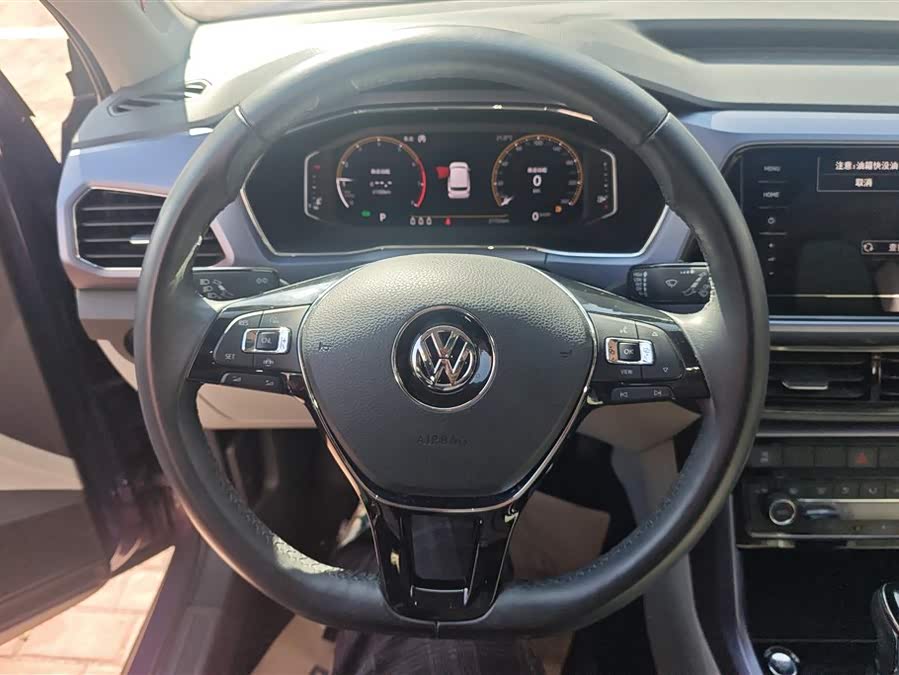 Volkswagen T-Cross 2019 car image #16