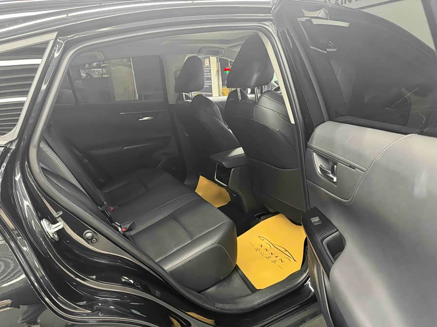 Toyota Venza 2023 car image #16